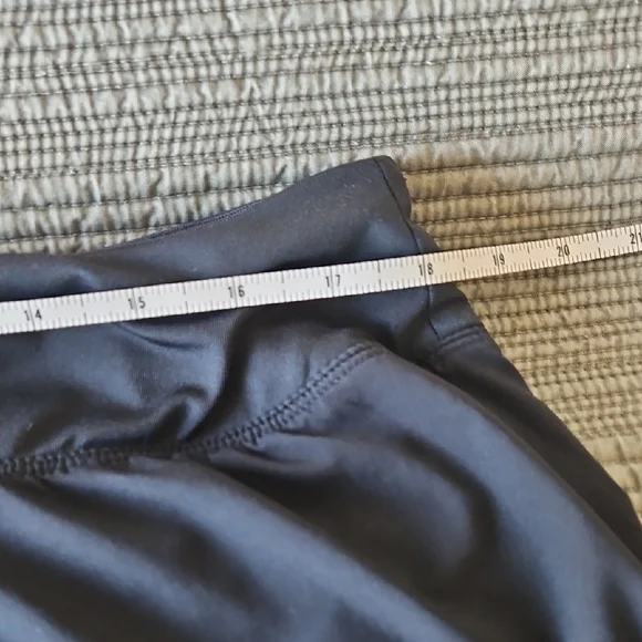 Nike Black Athletic Shorts Lightweight Breathable Design - Picture 2 of 6